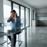 Akustyka materiałów wykończeniowych a poziom stresu domowników